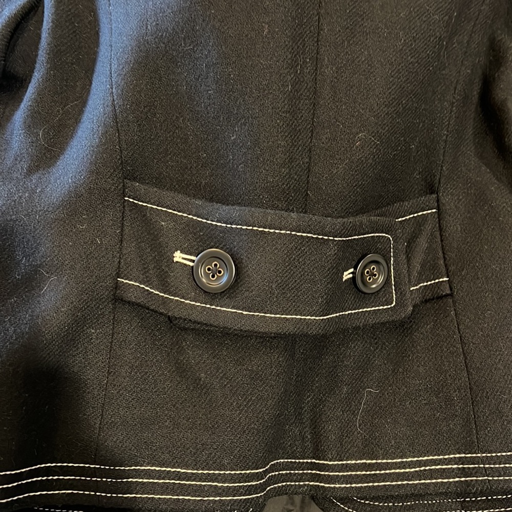 Gap Wool/nylon blazer pockets on front only for looks - Picture 3 of 4